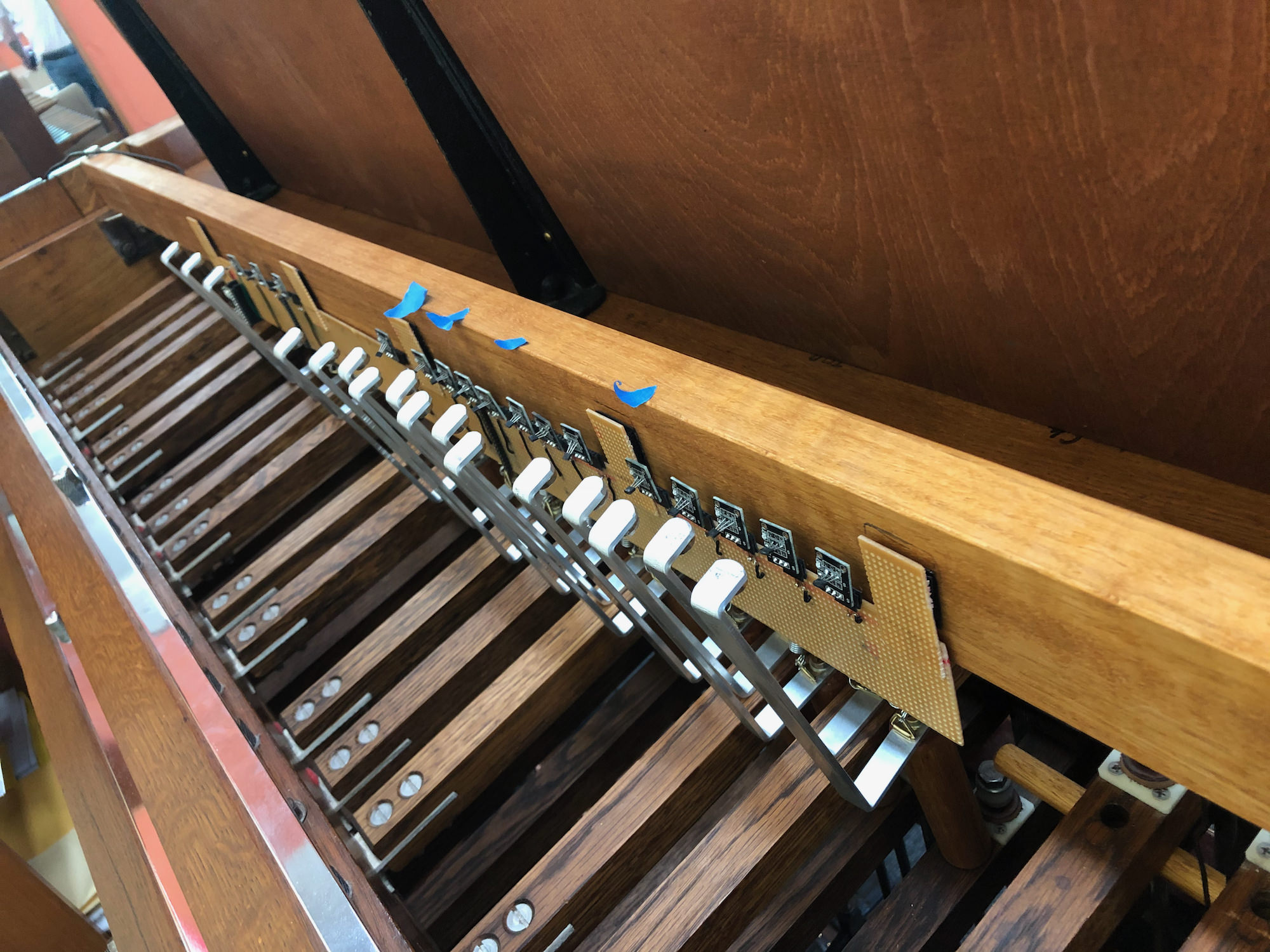 One octave of sensors installed on the carillon