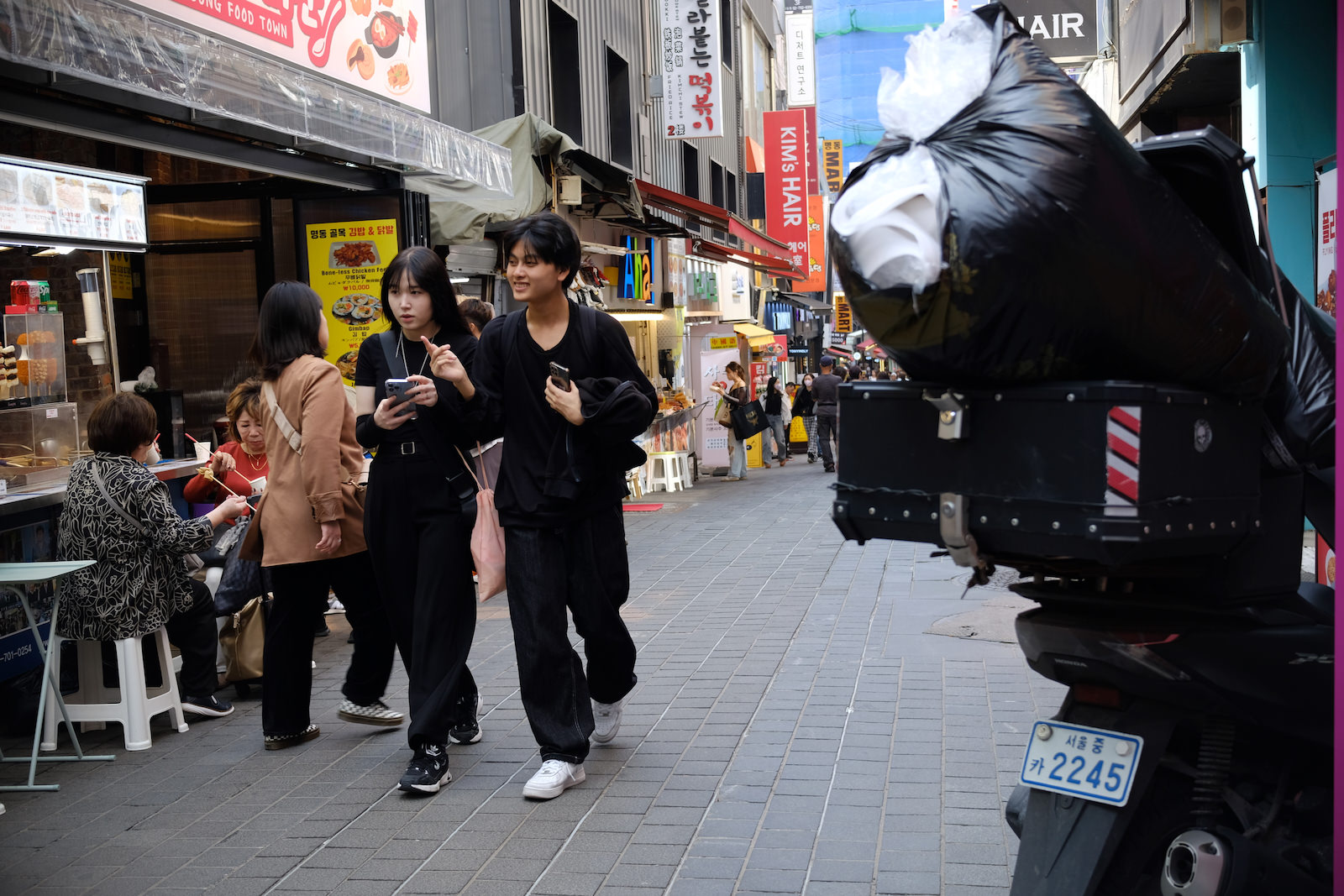 Walking around Seoul