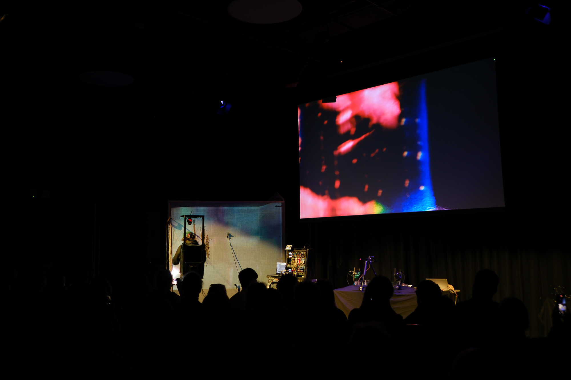 Joseph Burgess performing Carpet Entanglement